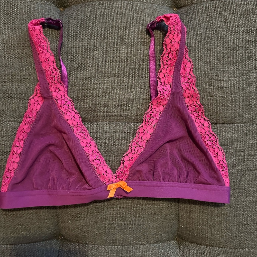 Women’s Fuchsia/pink triangle top bralette sz 36